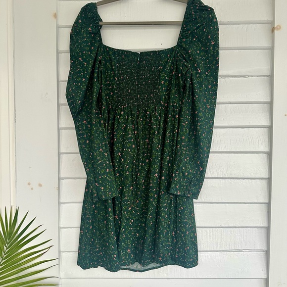 Elegant Green Floral Dress - Picture 4 of 4